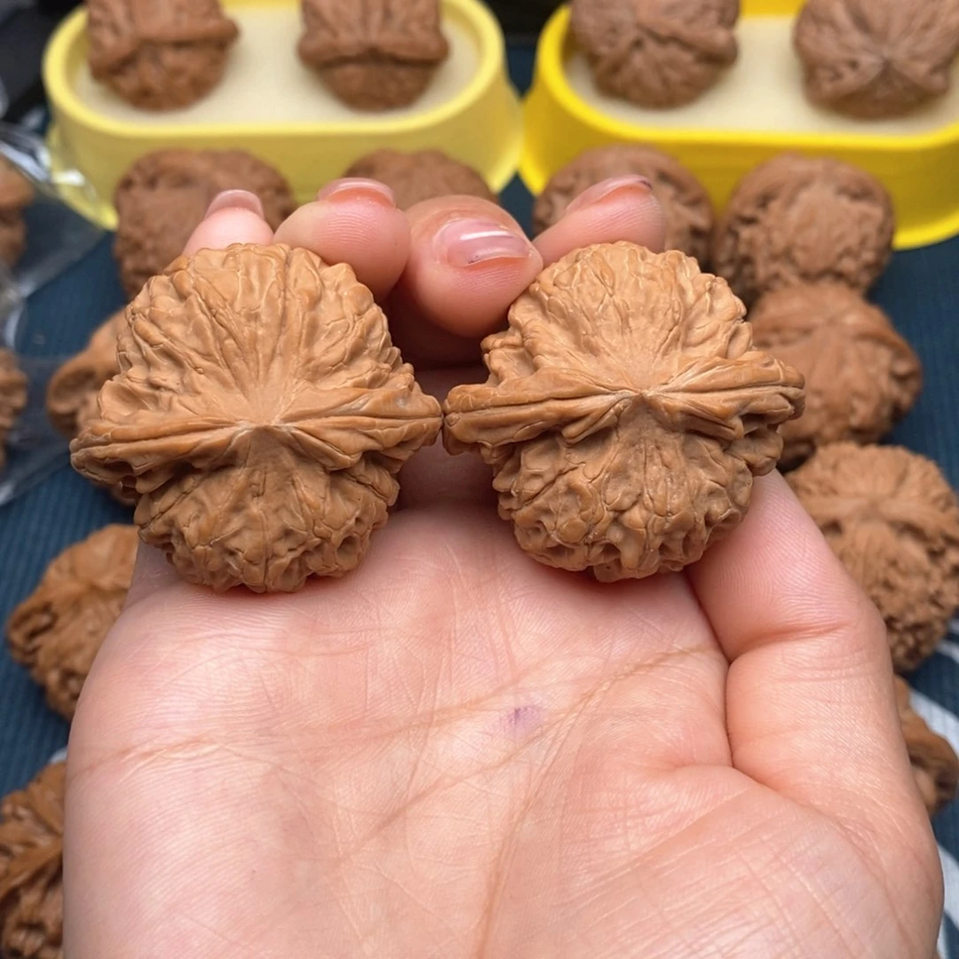 文玩核桃吊坠顺***然核王40