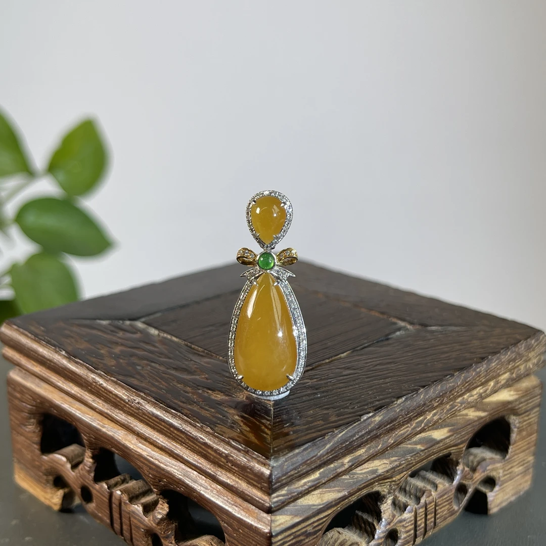 JGB21-163  天然缅甸A货翡翠  18k金钻镶嵌翡翠吊坠