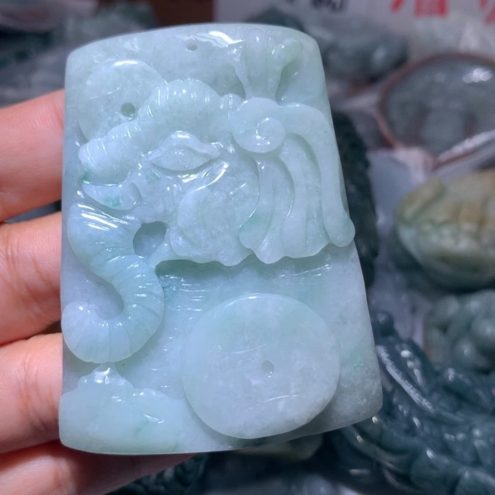 翡翠未镶嵌颈饰保真天然A货翡翠