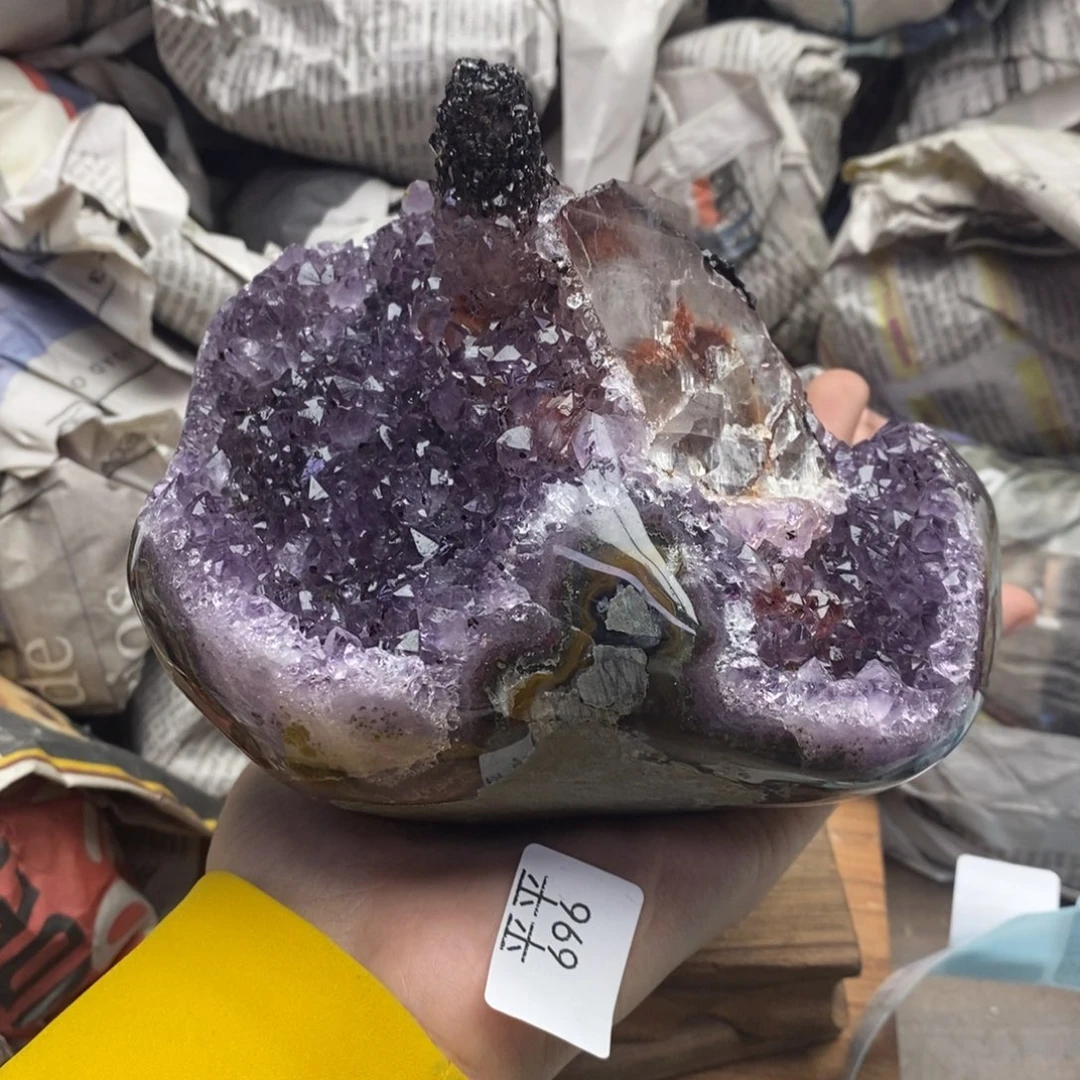 紫晶未镶嵌大型摆件（非配饰）