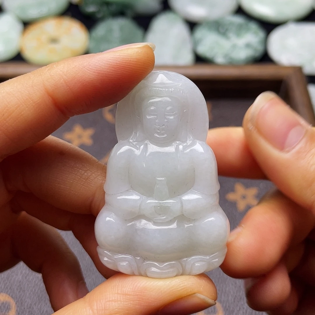 翡翠未镶嵌颈饰正装观音