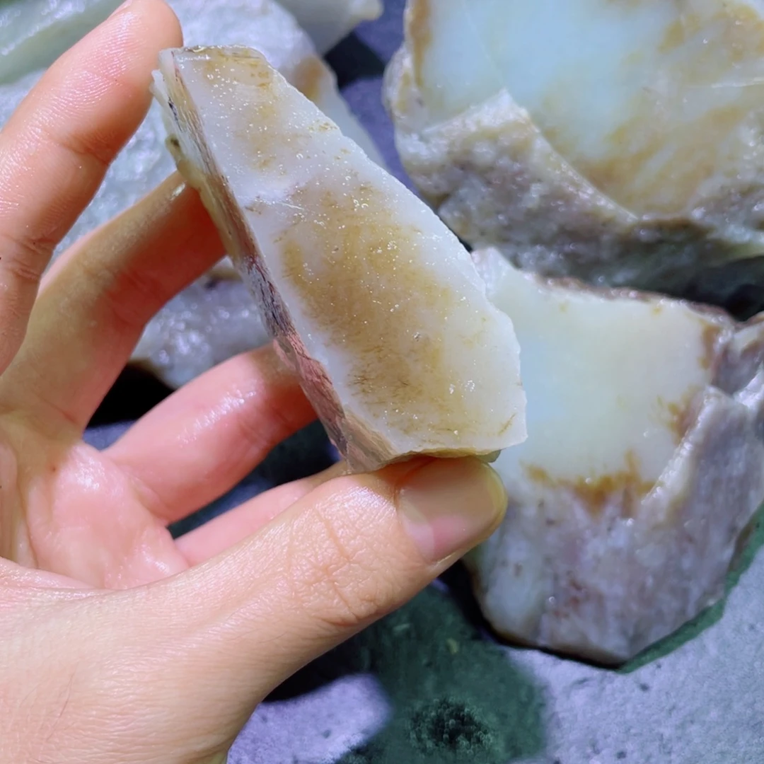 和田玉未镶嵌珠宝半成品