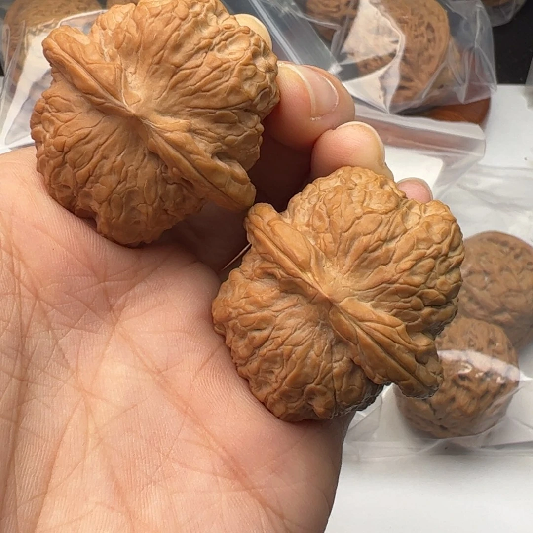 文玩核桃吊坠血麒麟38全品