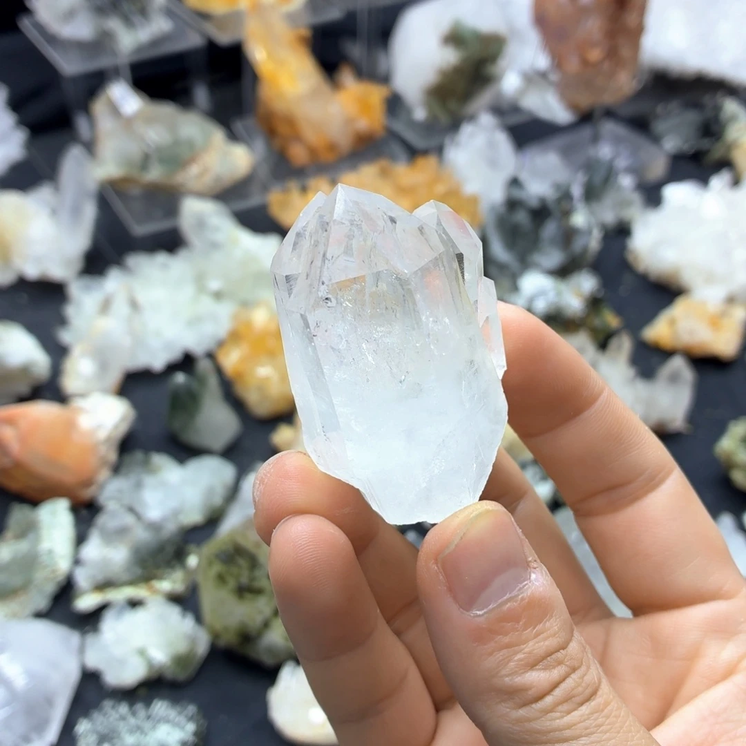 石材巨透白水开窗山