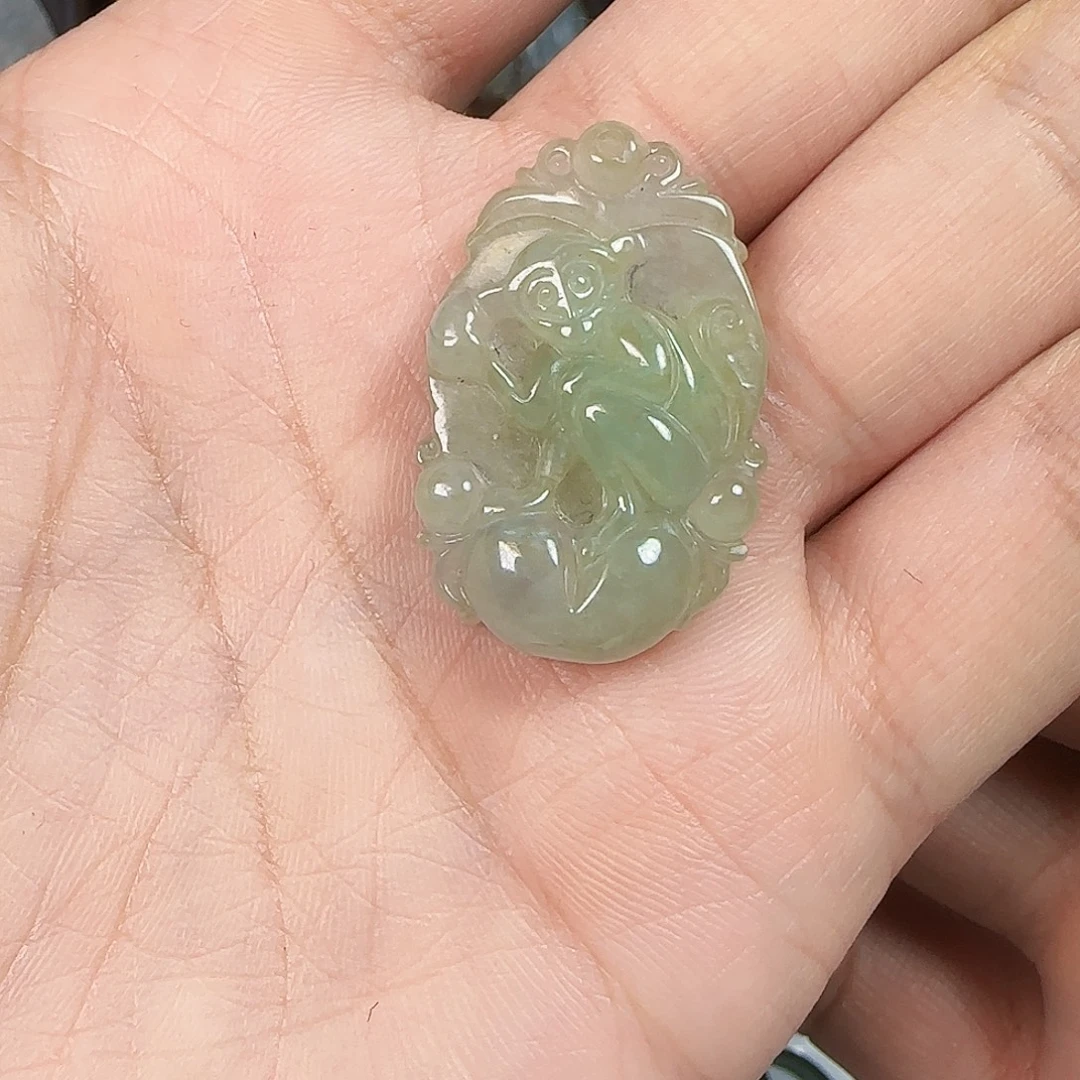 翡翠未镶嵌挂件猴牌