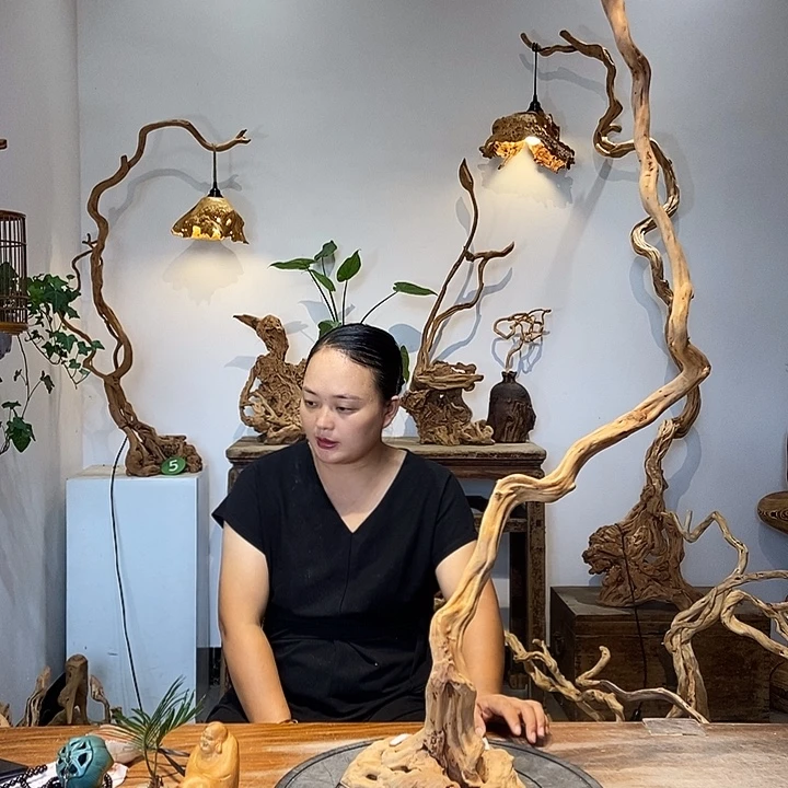 狼***了天然根雕陶制艺术品