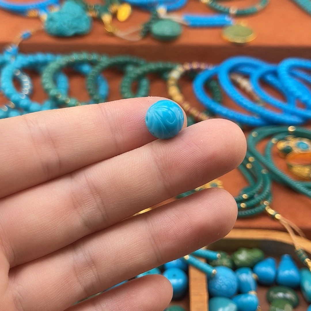 绿松石未镶嵌珠宝奇石