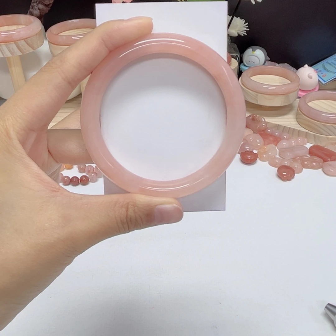 未镶嵌手镯石英质玉