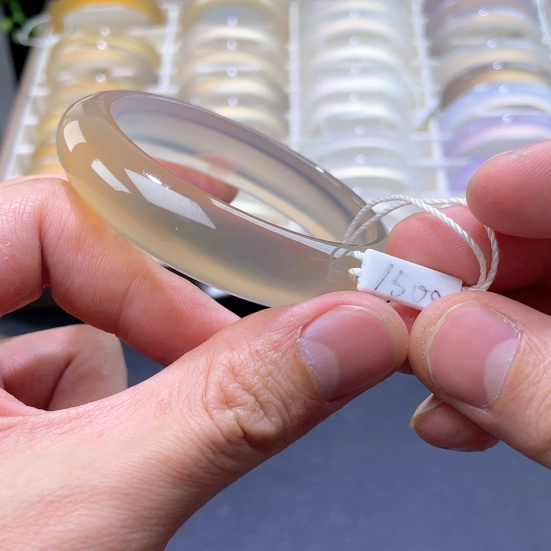 玛瑙/玉髓手镯未镶嵌?***声60*15.3*8.5