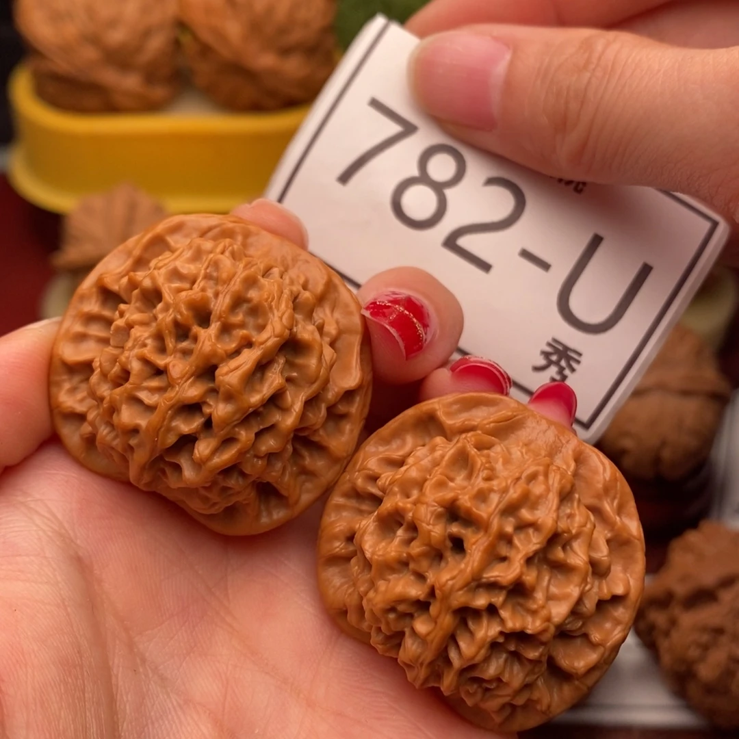 把件桃核秦闷37……