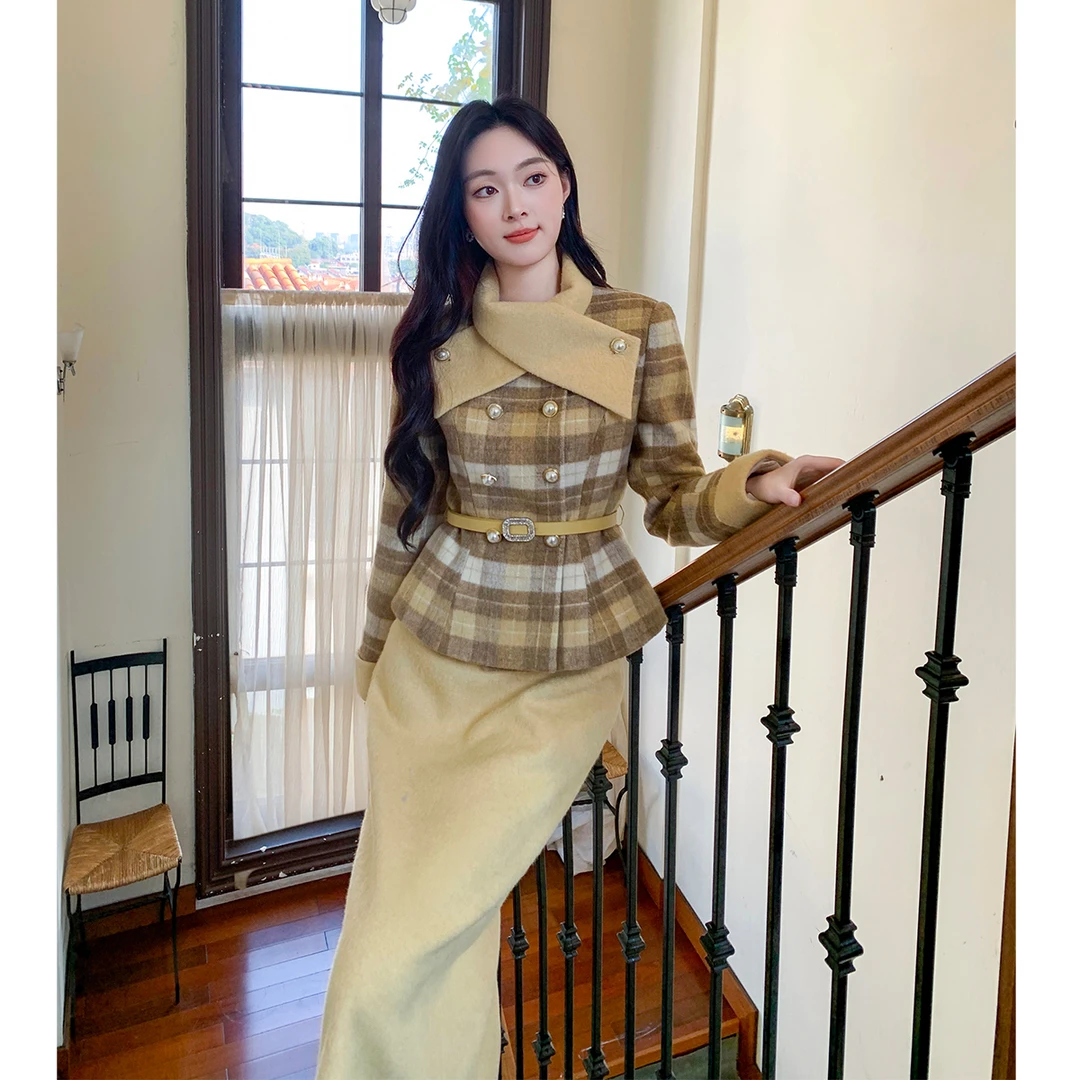 GERTCOREL2025新款冬季法式高定鹅绒保暖羽绒服半裙小香风套装女