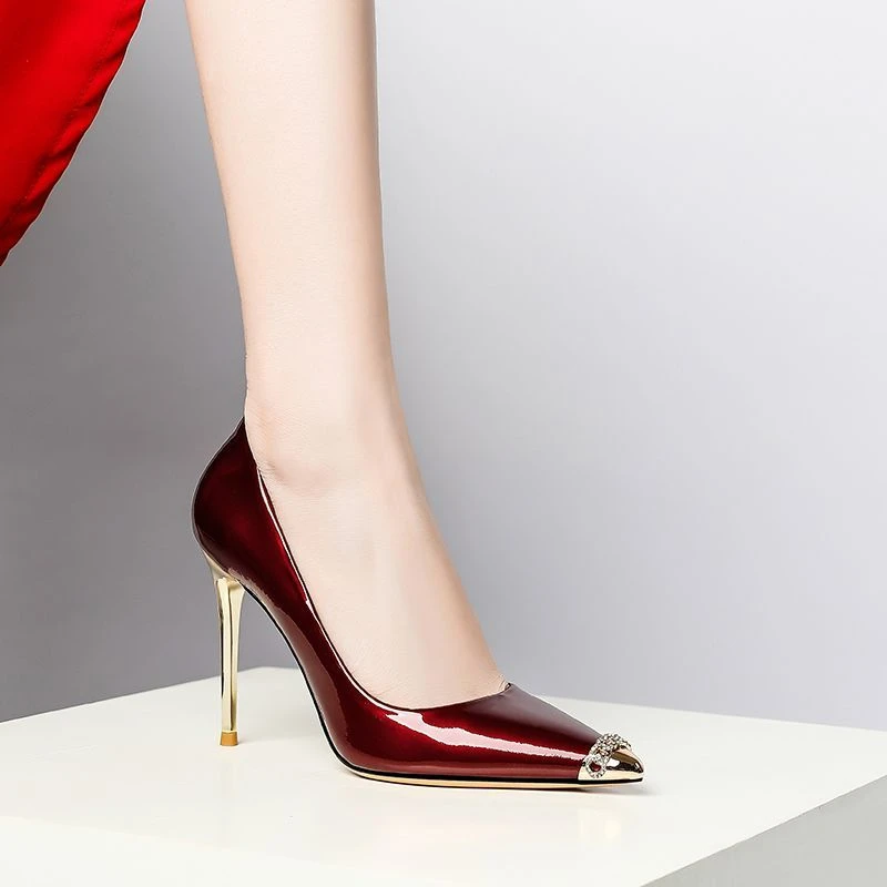 006尖头金属细跟高跟鞋性感百搭浅口设计感气质漆皮单鞋女新款