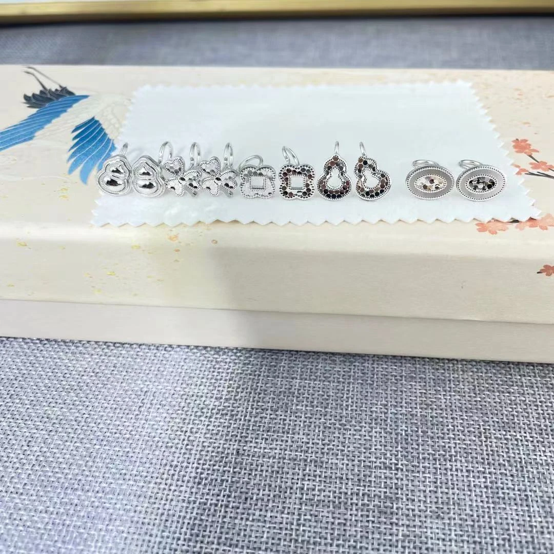 PT950铂金耳饰  弯钩耳钉  气质百搭（多样性发一件） S 12515