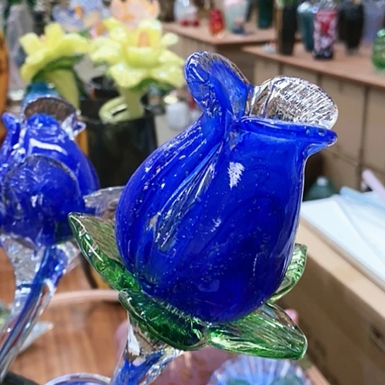 琉璃花瓶高45厘米宽9厘米