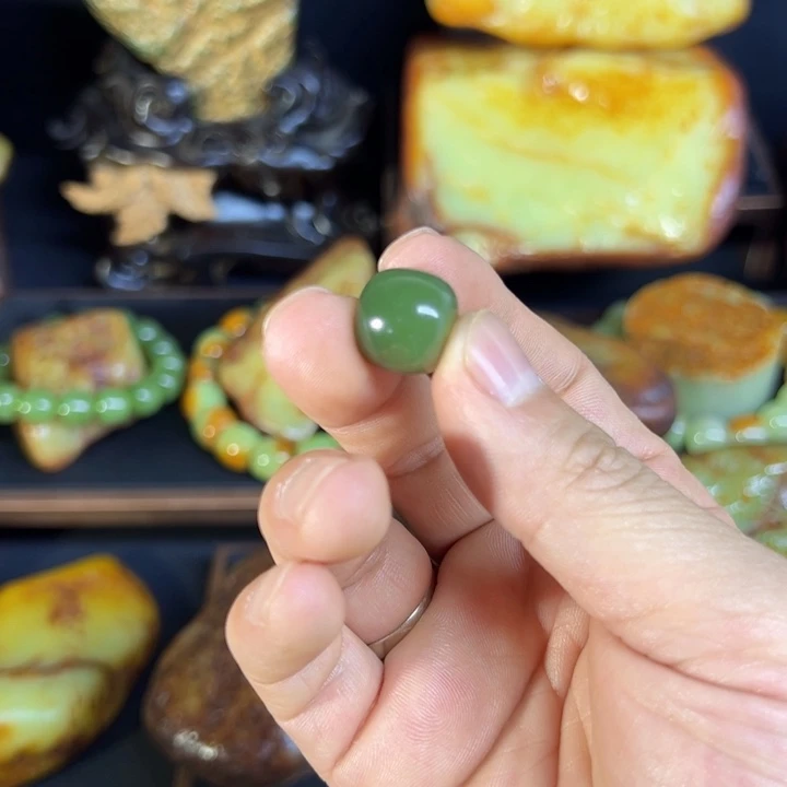 和田玉未镶嵌套链三***?