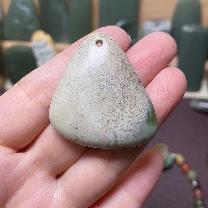 和田玉（糖玉）未镶嵌颈饰