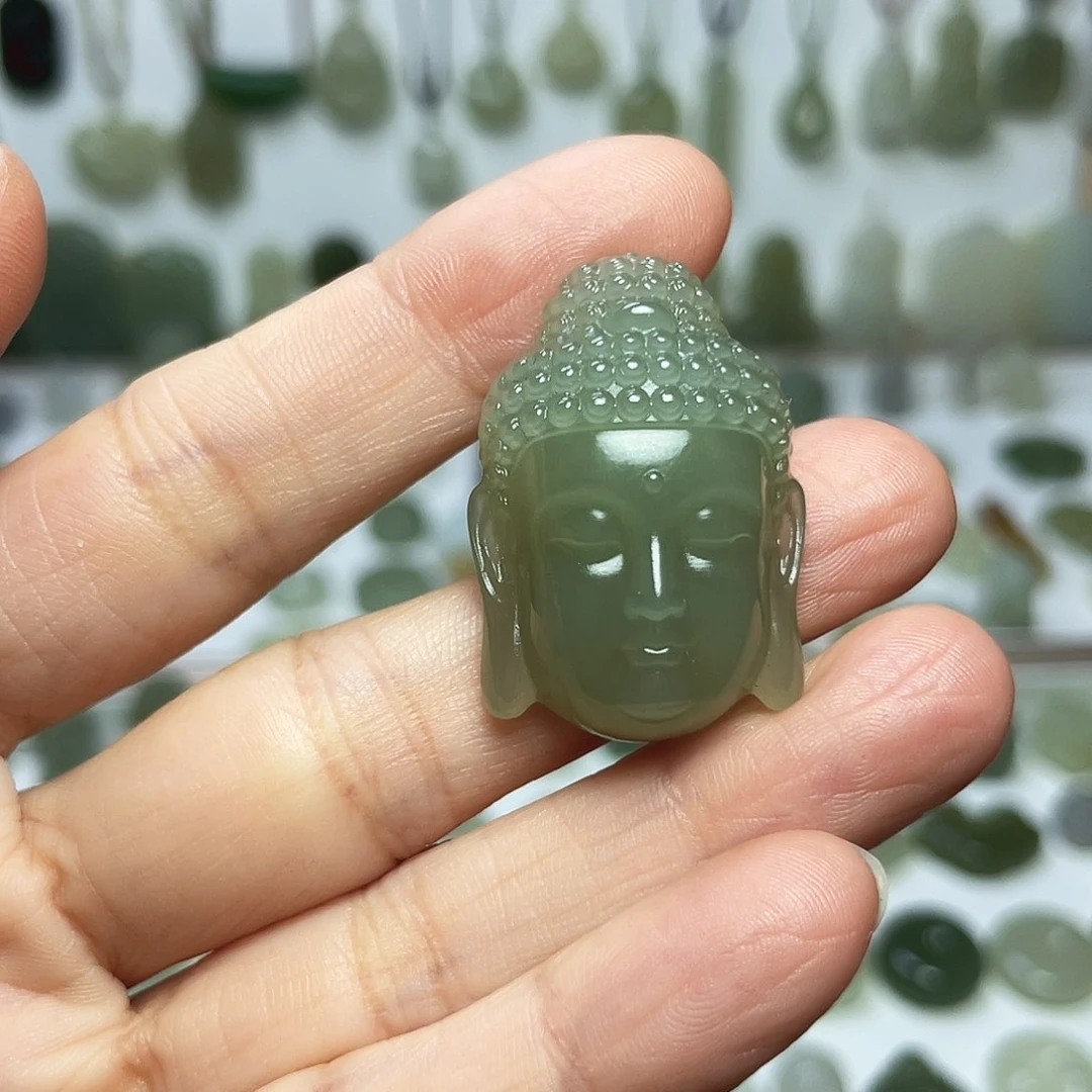 颈饰未镶嵌和田玉（翠青玉）