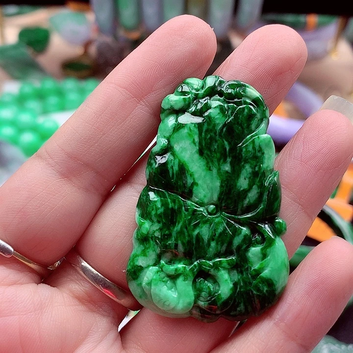 翡翠未镶嵌颈饰翡翠