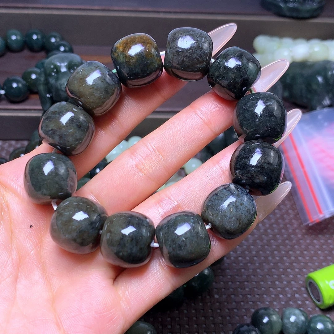 未镶嵌手串和田玉卡18