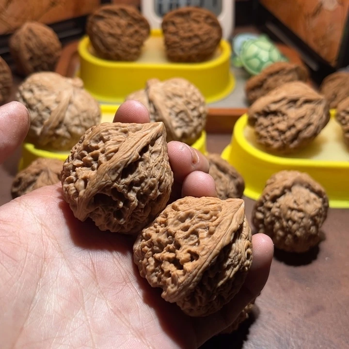 年***。吊坠文玩核桃南疆