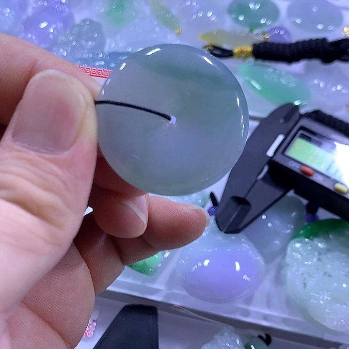 翡翠未镶嵌颈饰天然翡翠A货吊坠
