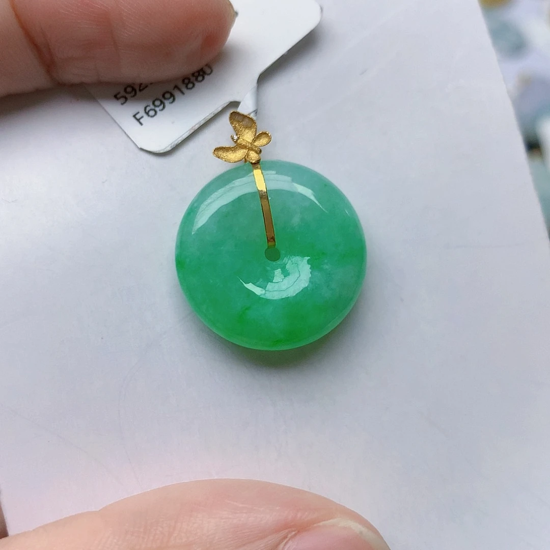 翡翠18K金镶嵌颈饰小*星天然缅甸Ａ货翡翠