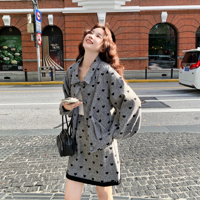 韩系氛围感ins风爱心印花套装裙2025秋季新款小众松弛感两件套潮