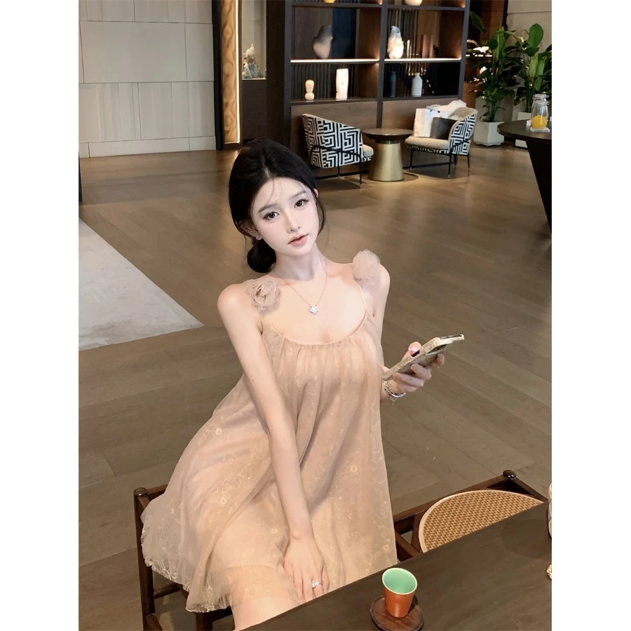 纯欲网纱吊带连衣裙女夏季立体花朵别致绝美裙子宽松气质a字短裙