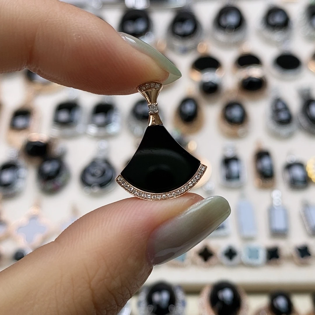 翡翠18K金镶嵌颈饰天然翡翠墨翠