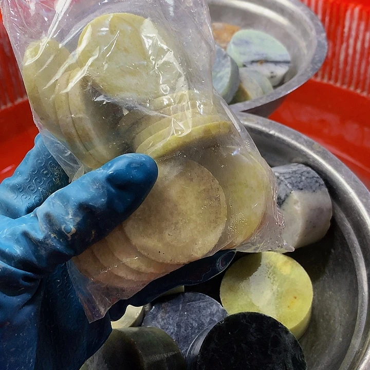 蛇纹石玉原未镶嵌