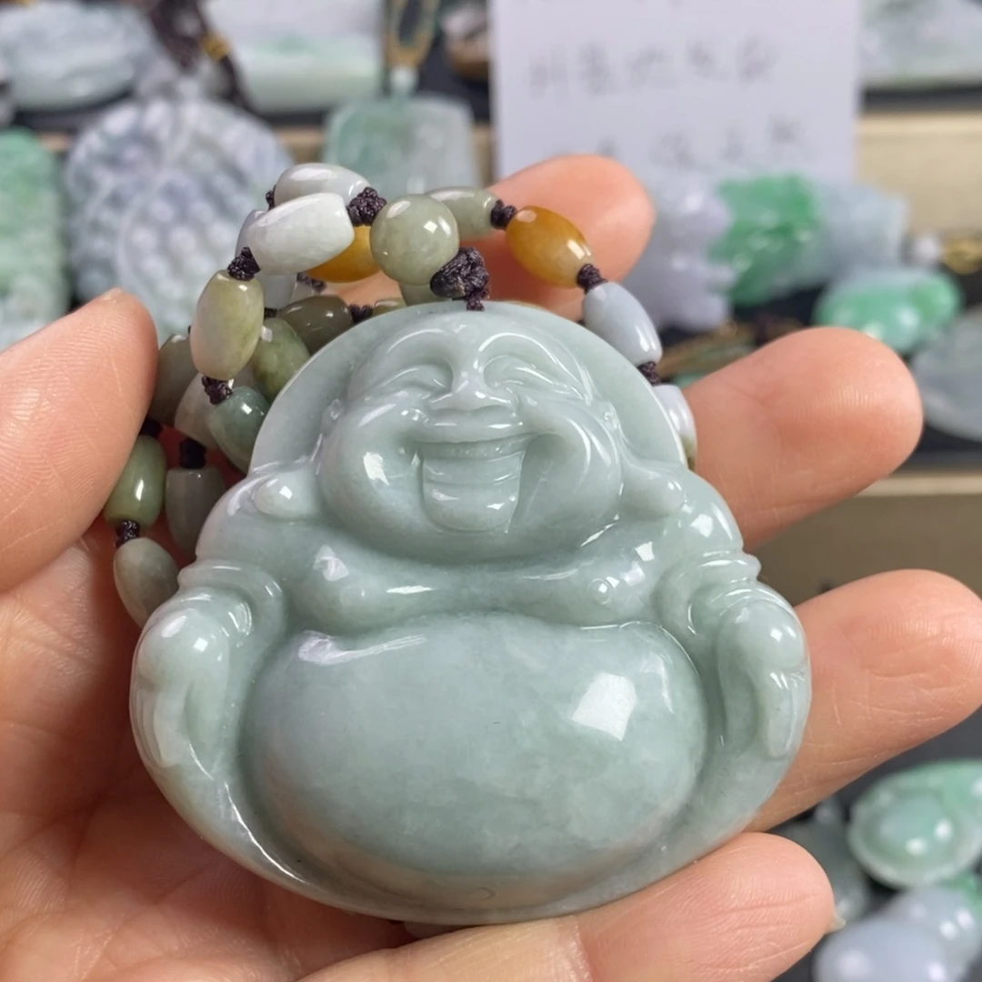 翡翠颈饰未镶嵌佛公