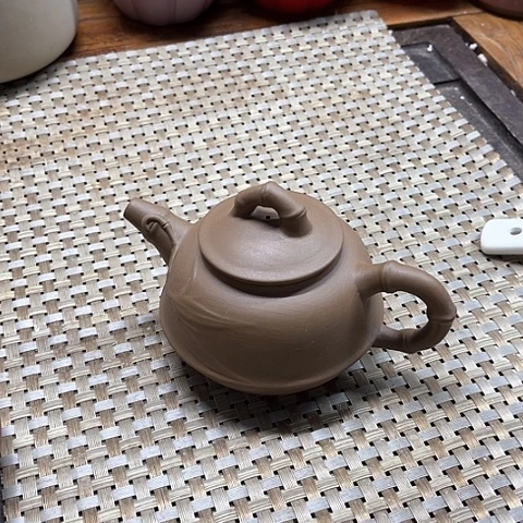 微瑕，不能明火，泡茶壶180毫升，2个卡其色