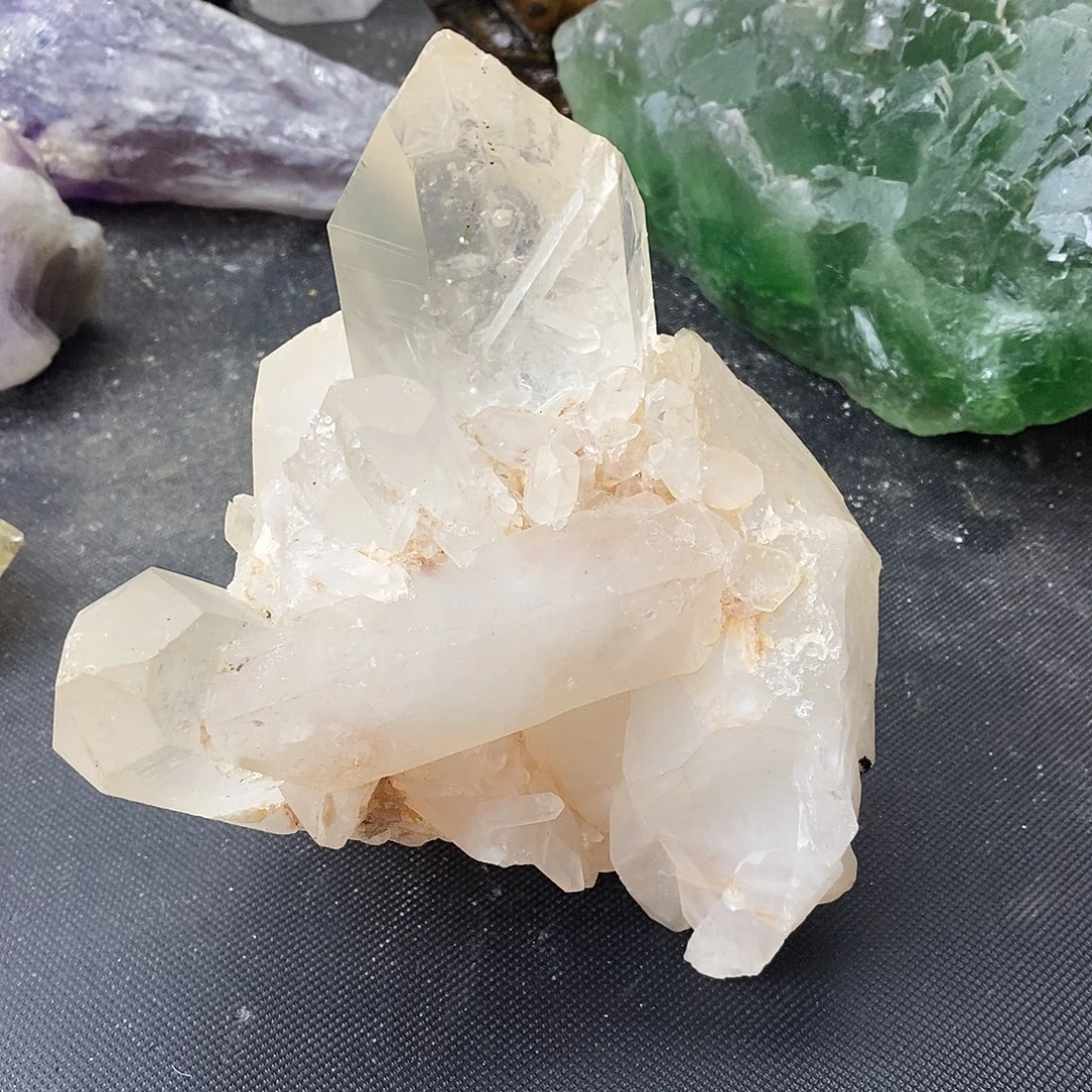 珠宝半成品水晶未镶嵌