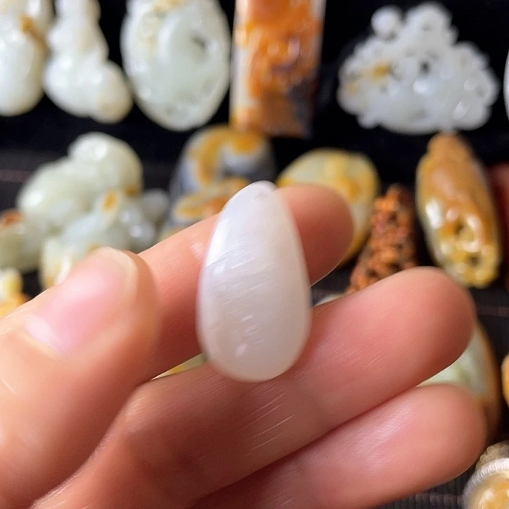 和田玉颈饰未镶嵌