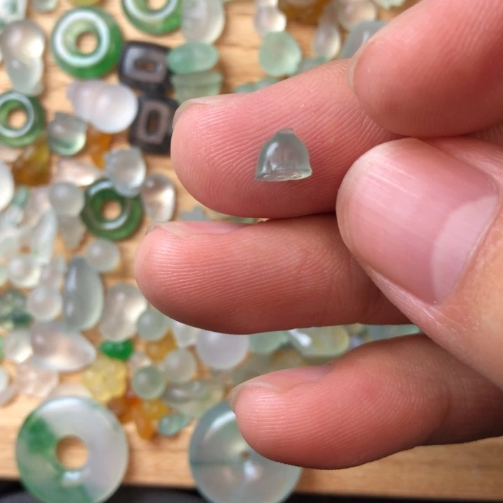 定制翡翠未镶嵌挂件