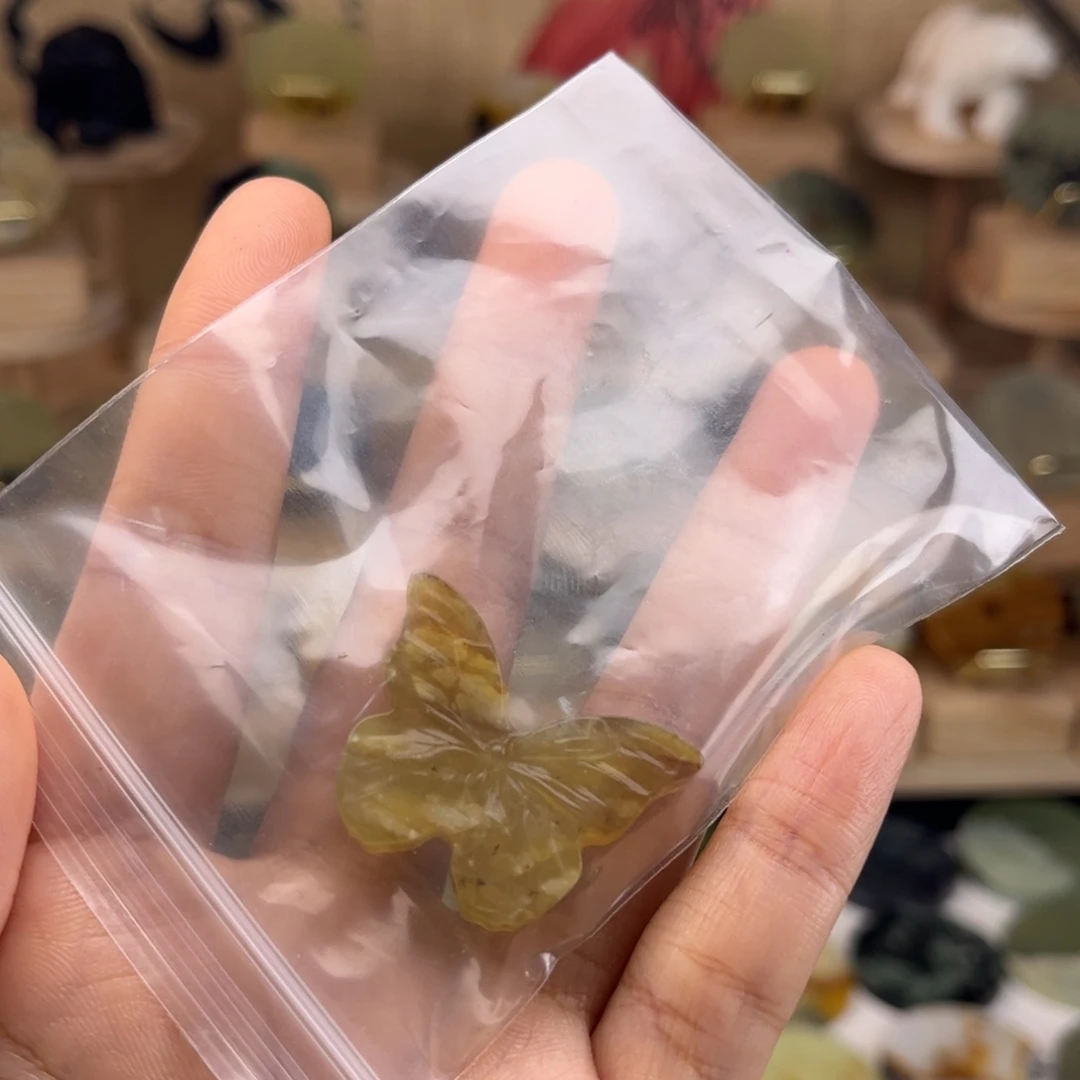 ·***·蛇纹石玉未镶嵌颈饰