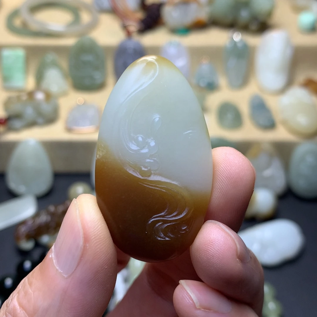 颈饰未镶嵌和田玉风生水起