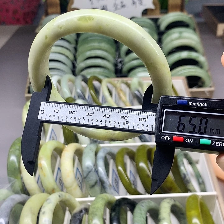 未镶嵌蛇纹石玉手镯29