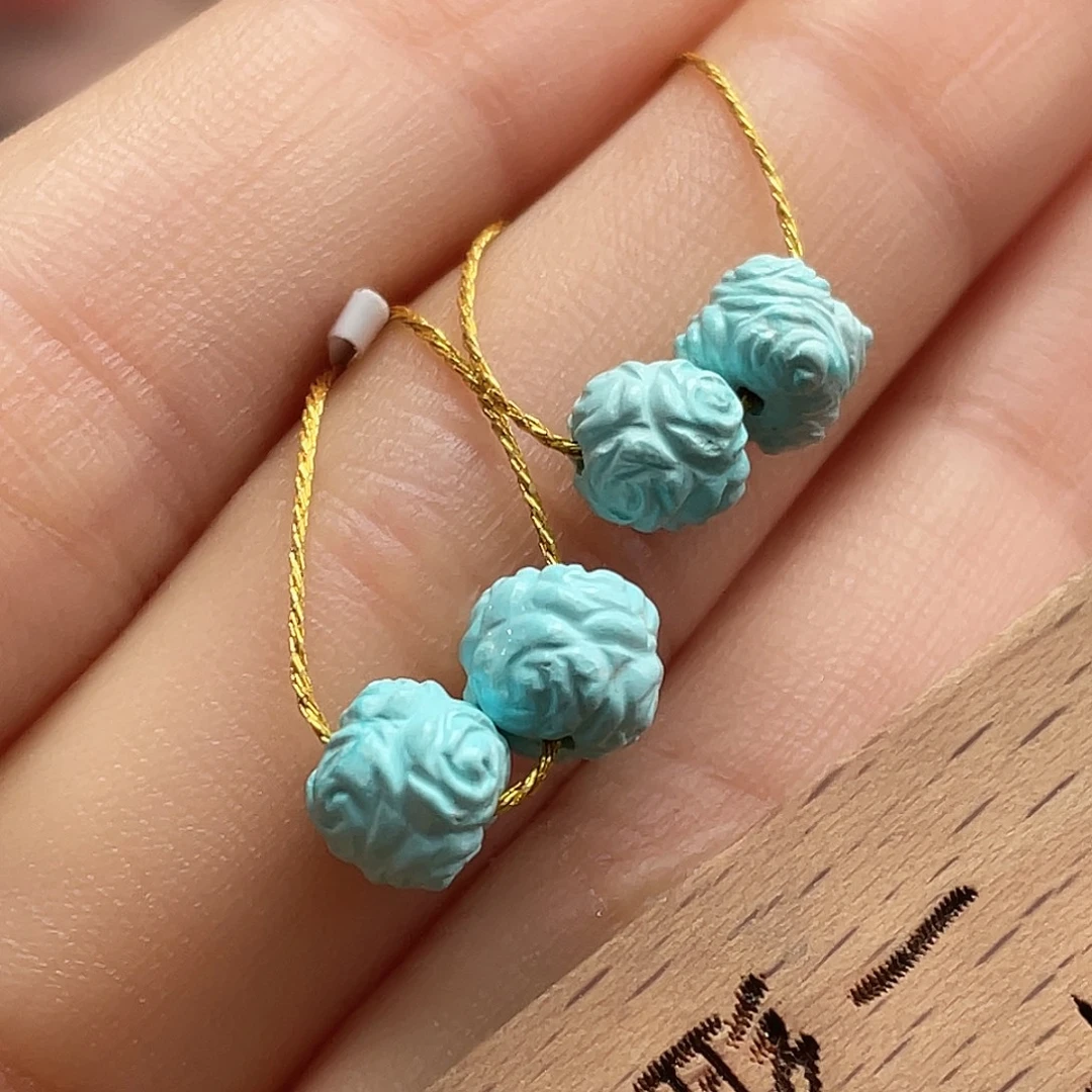 绿松石未镶嵌颈饰