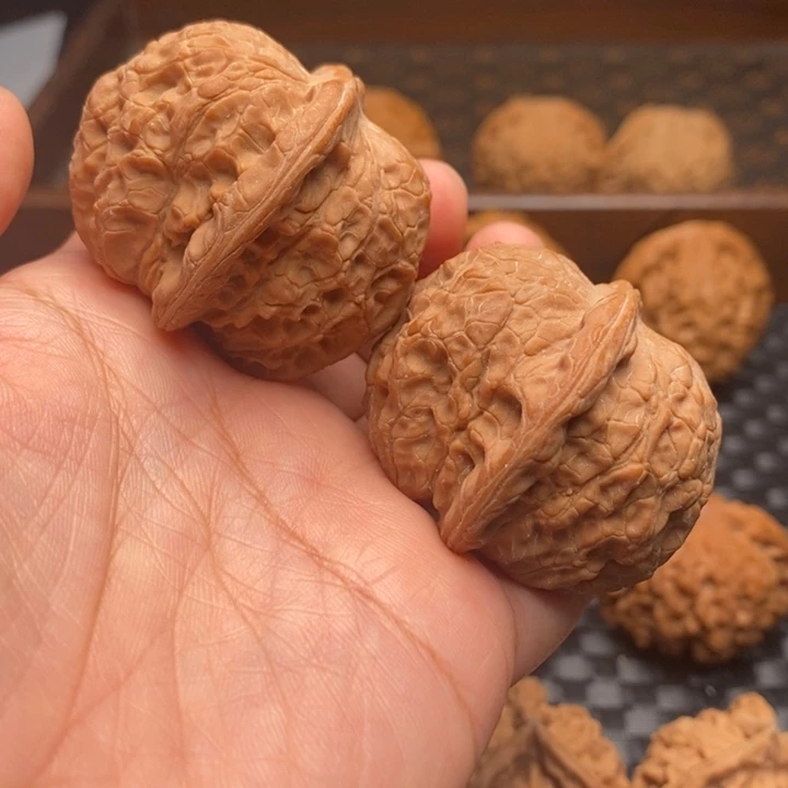 文玩核桃把件血麒麟41尺