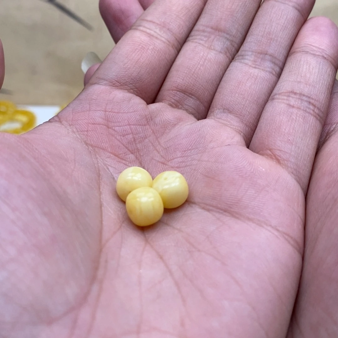哈***3琥珀未镶嵌珠宝奇石