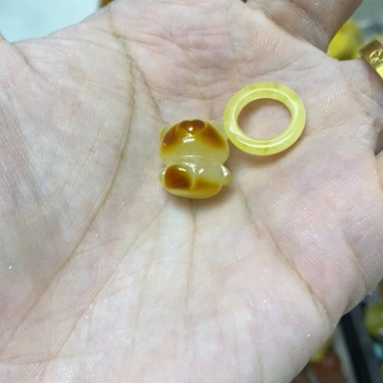 未镶嵌蜜蜡裸石吊坠