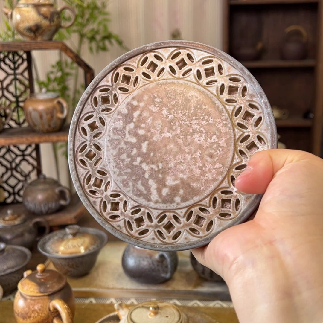 07中白铜钱纹过滤壶承