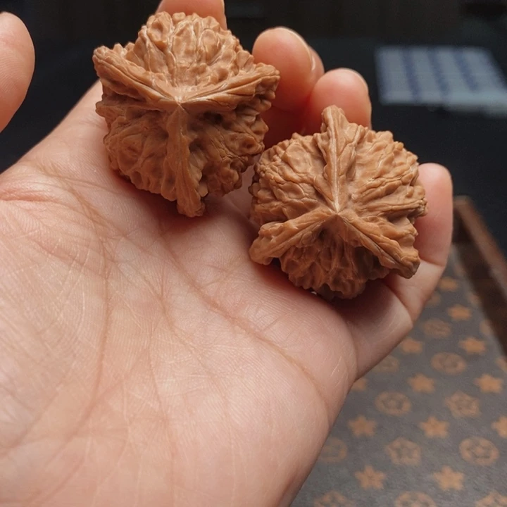 把件文玩核桃三棱35尺