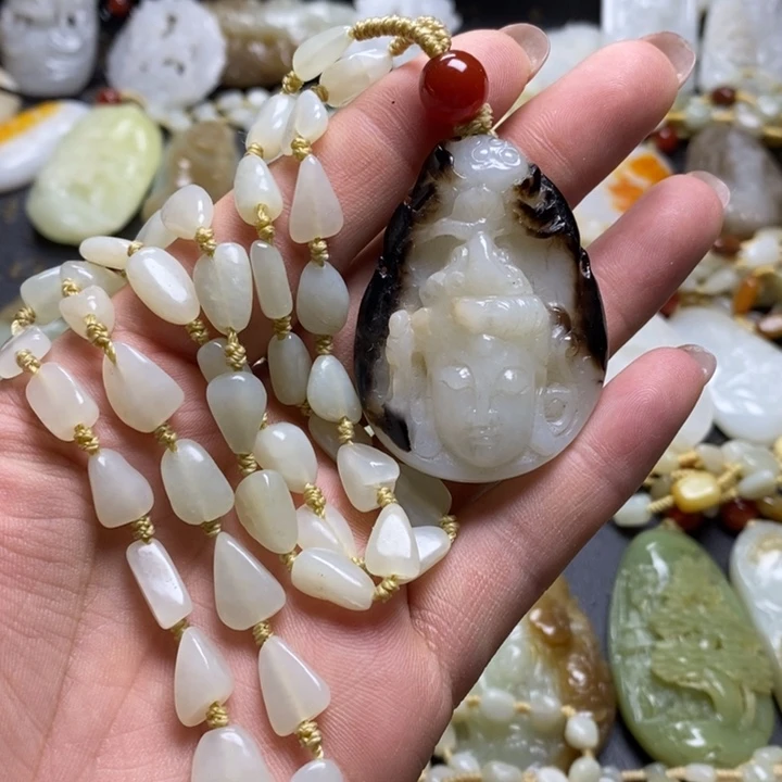 和田玉未镶嵌颈饰