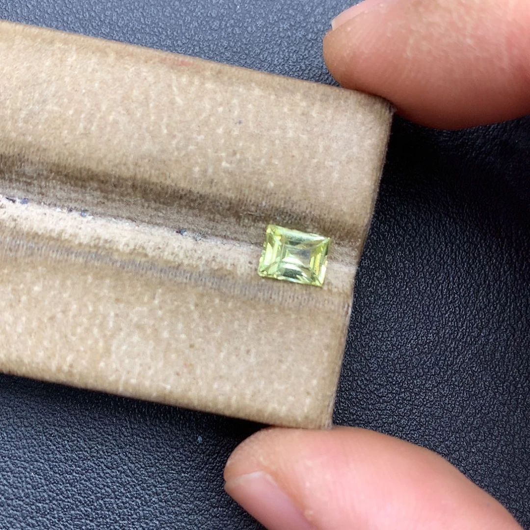 裸石金绿宝石0.97ct全净