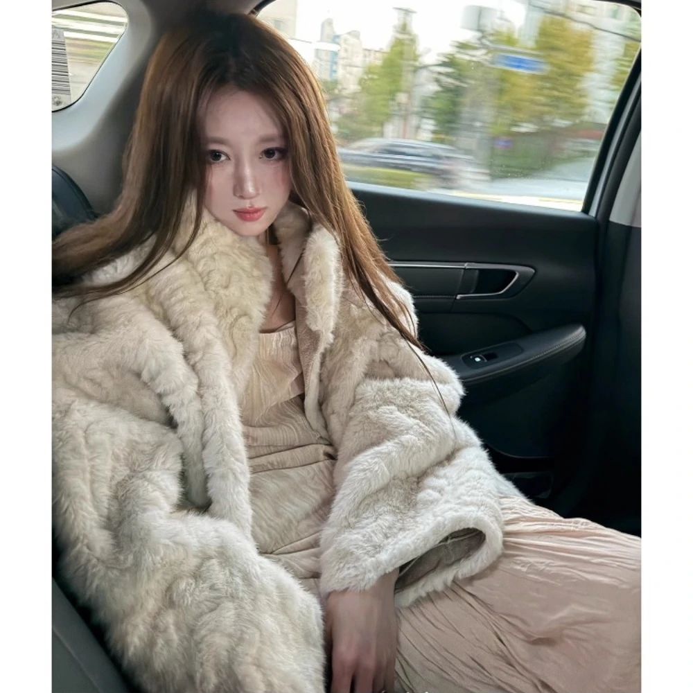 「芬兰漫雪」环保皮毛一体外套女2025冬季新款宽松保暖立领毛毛大衣