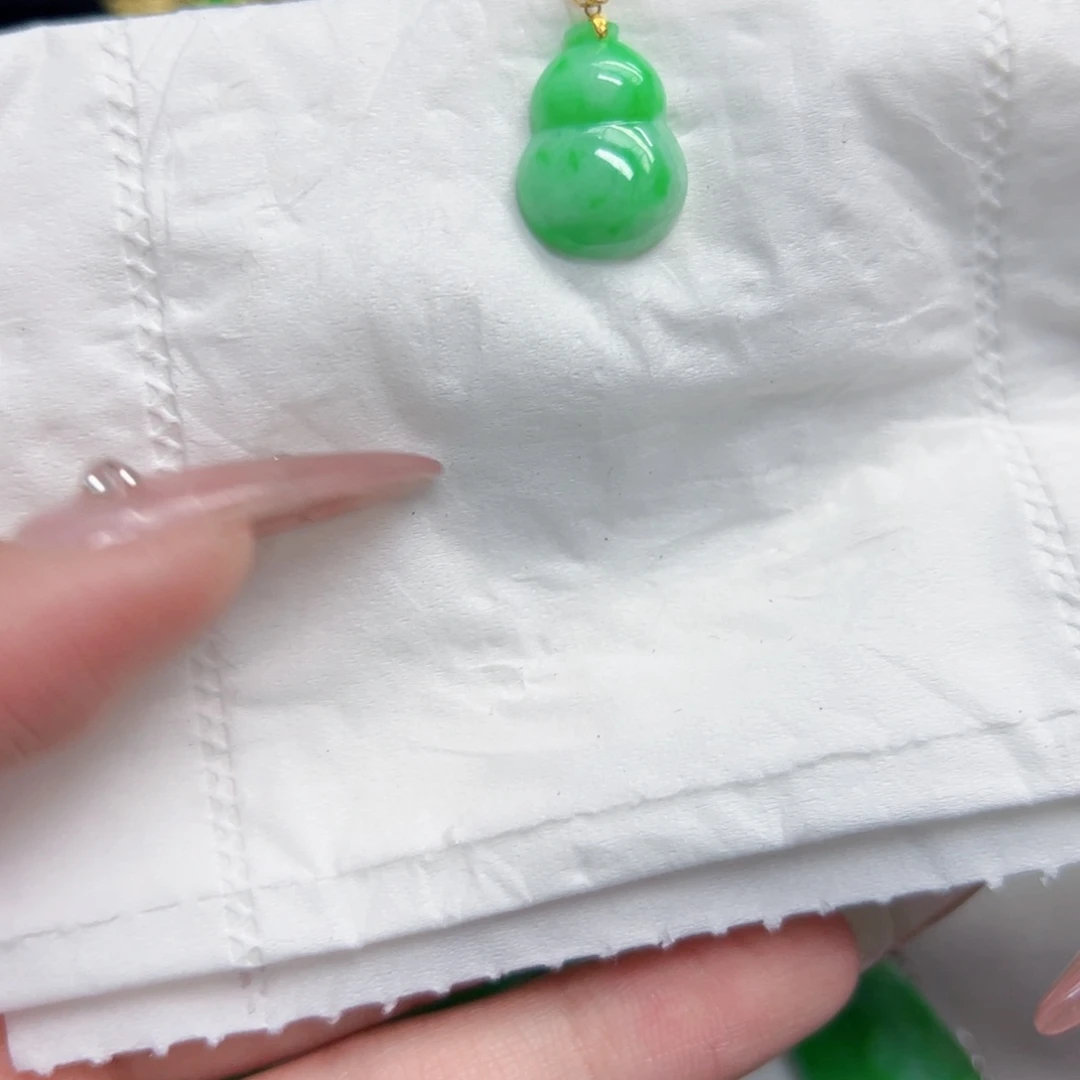 翡翠颈饰18K金镶嵌y葫芦