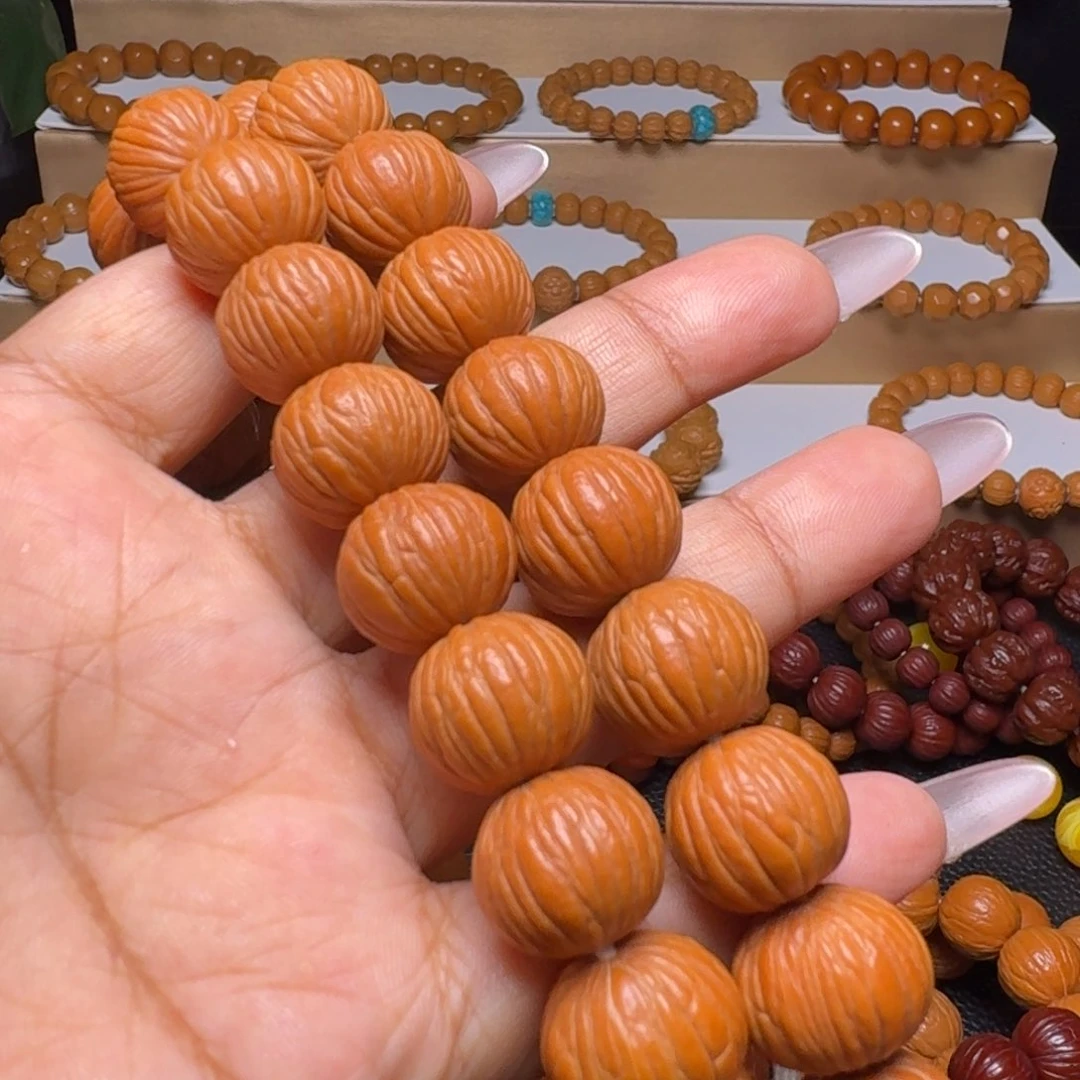 猴头核桃手串手持