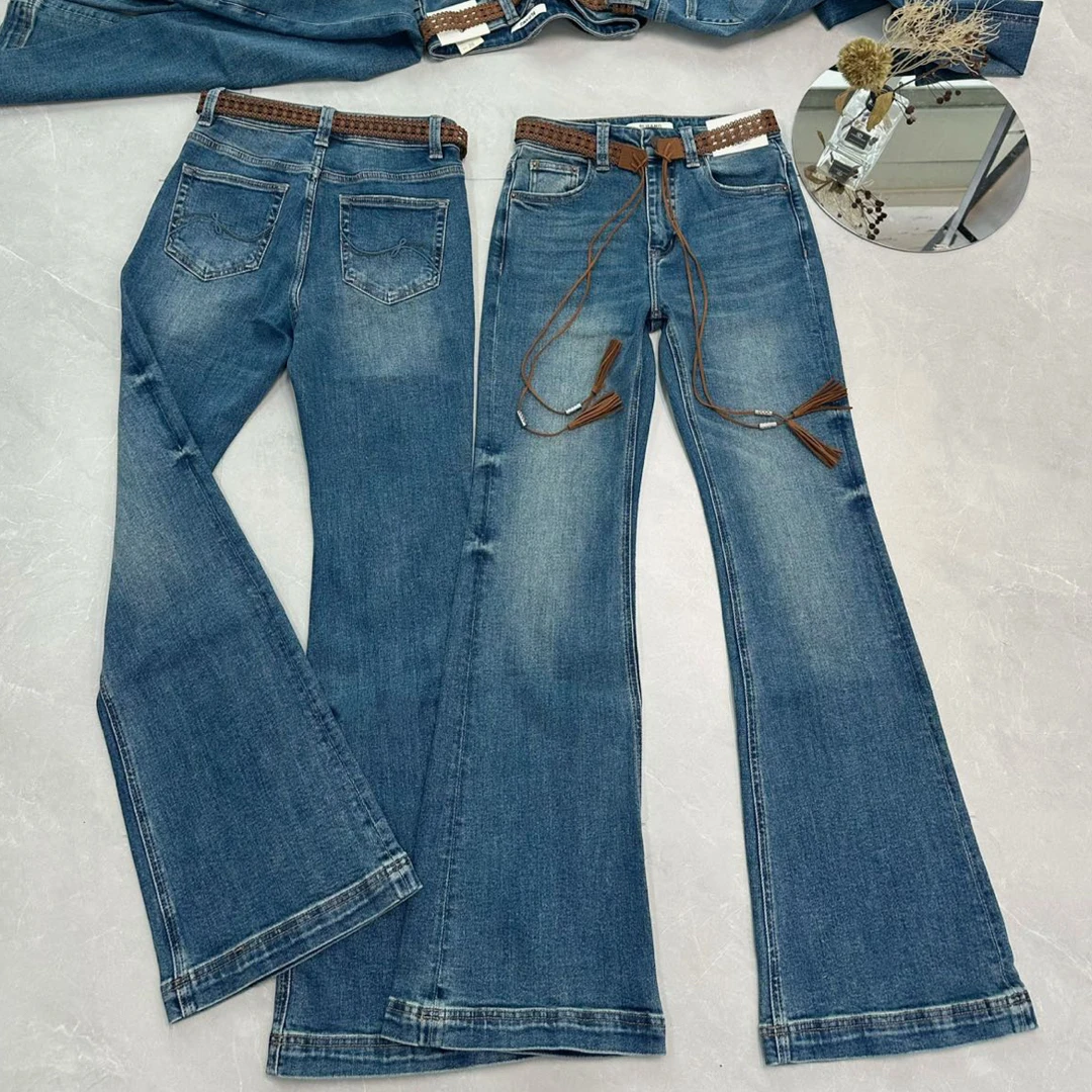2025、上新秋季新款宝石蓝高品质提臀显瘦中高腰微喇牛仔裤